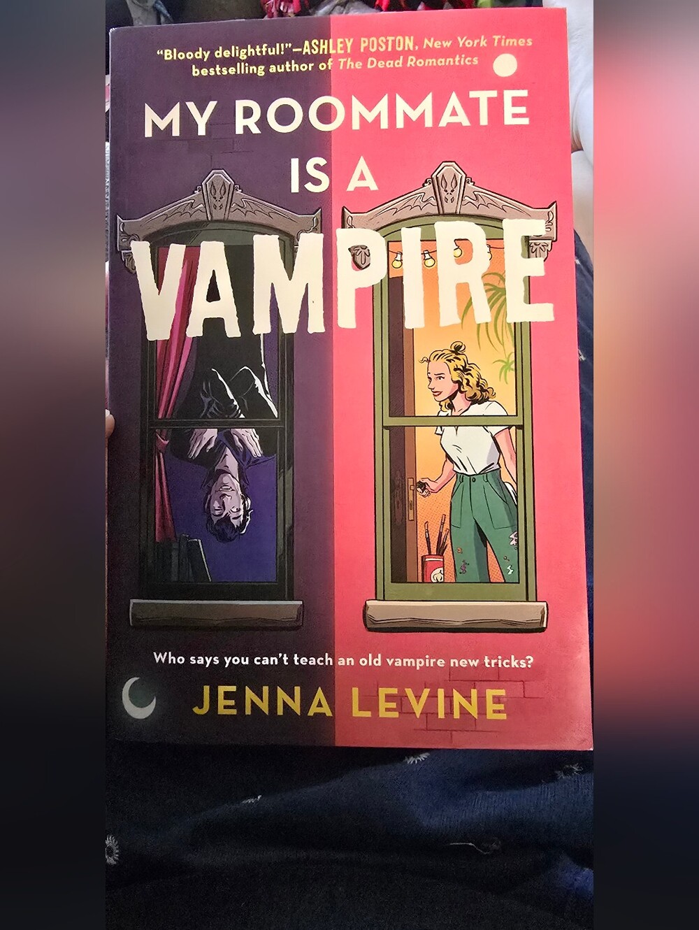 My Roommate Is A Vampire - Jenna Levine Paperback